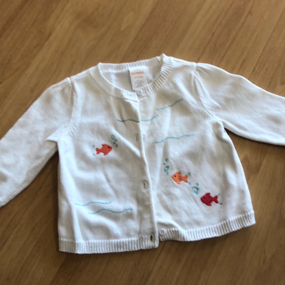 Girl’s sweater